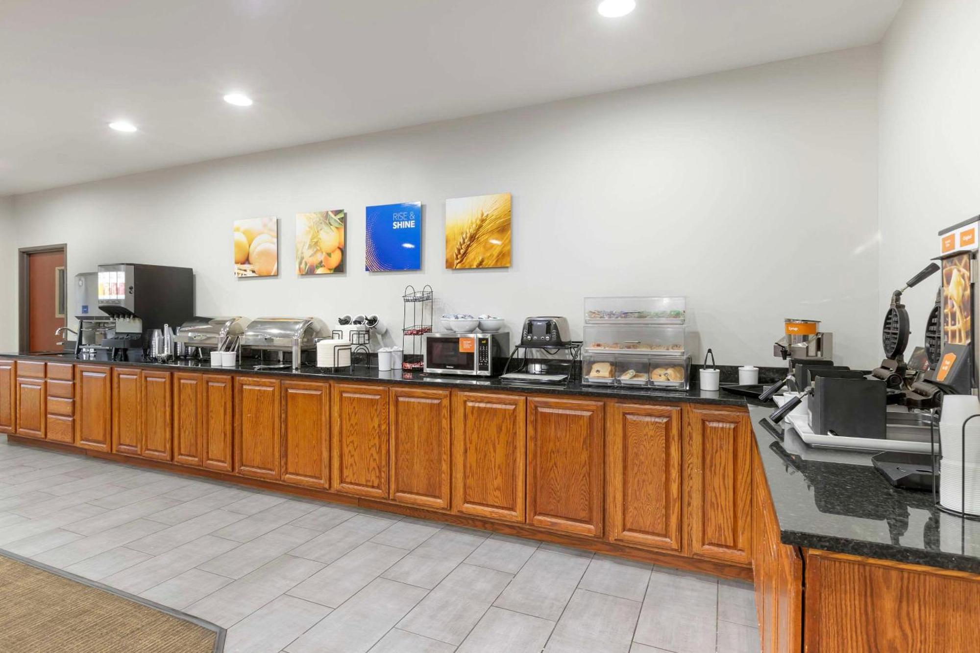 Comfort Inn & Suites Davenport - Quad Cities Bagian luar foto