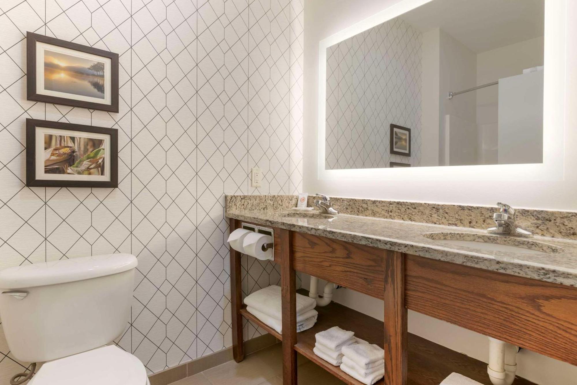 Comfort Inn & Suites Davenport - Quad Cities Bagian luar foto