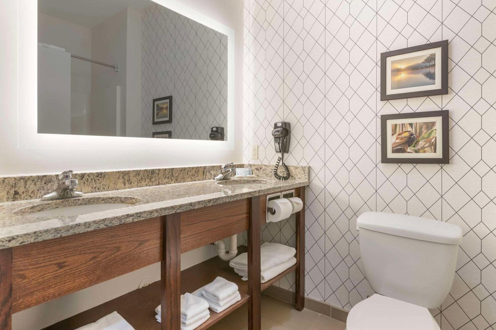 Comfort Inn & Suites Davenport - Quad Cities Bagian luar foto